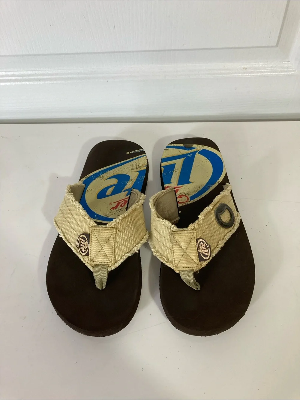 MILLER LITE Sandals Men 8 Brown Canavas Thong Beige Logo Graphic